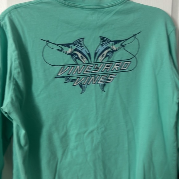 Vineyard Vines Boys size XL long sleeve T-shirt w/graphic on sleeve - Picture 7 of 7
